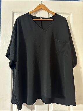 Relaxed V-Neck Black Tunic Top with Pocket